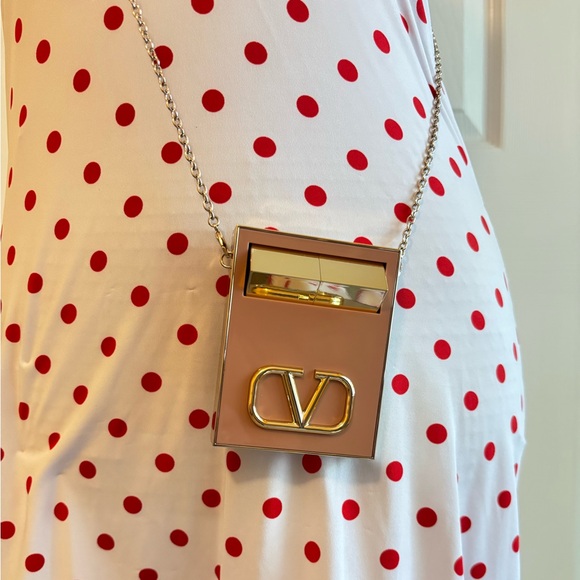 NEW Valentino Go-Clutch with Crossbody Strap - includes highlighter & lipstick - Picture 6 of 14